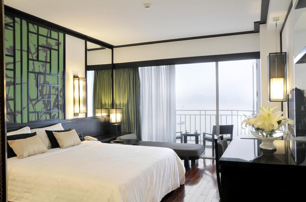 Đổ ngàn tỷ xây khách sạn xịn, mời Tây làm thuê cho sang