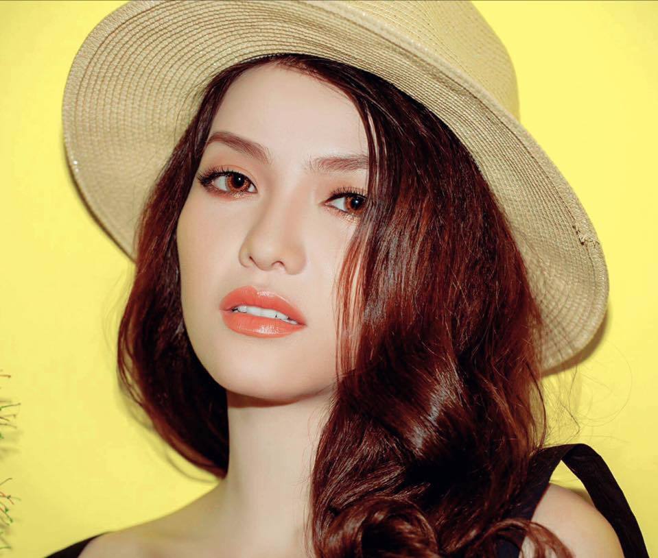 Vẻ gợi cảm của diễn viên đóng phim Việt không mặc nội y