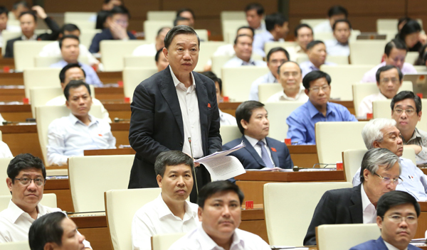 Bộ trưởng Công an nêu giải pháp chặn quan tham trốn ra nước ngoài