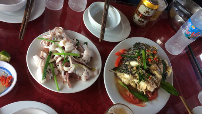 Bữa cơm 9 triệu đắng miệng ở Hạ Long, ăn nồi lẩu sâm rẻ như canh khoai