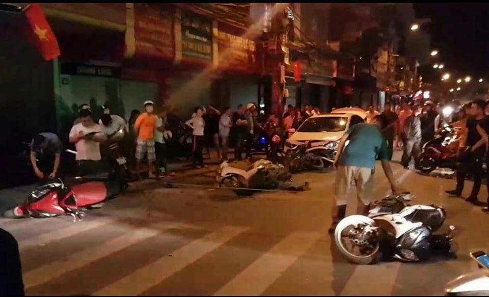 Hải Phòng: Xế hộp đâm hàng loạt xe máy