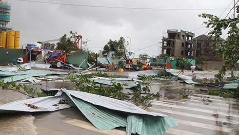 Thủ tướng chỉ đạo ứng phó khẩn cấp bão số 14 và mưa lũ