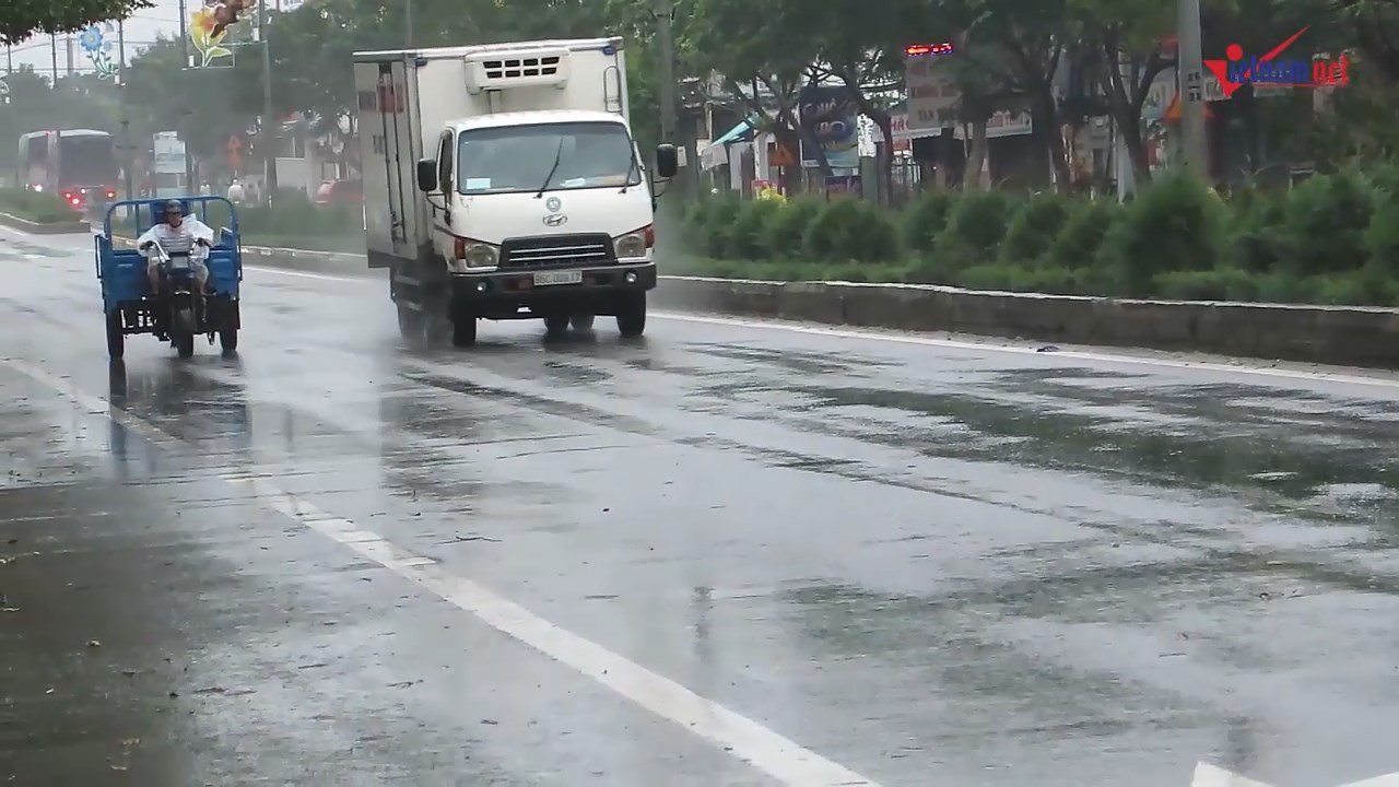 Bão số 14 đang suy yếu thành áp thấp nhiệt đới