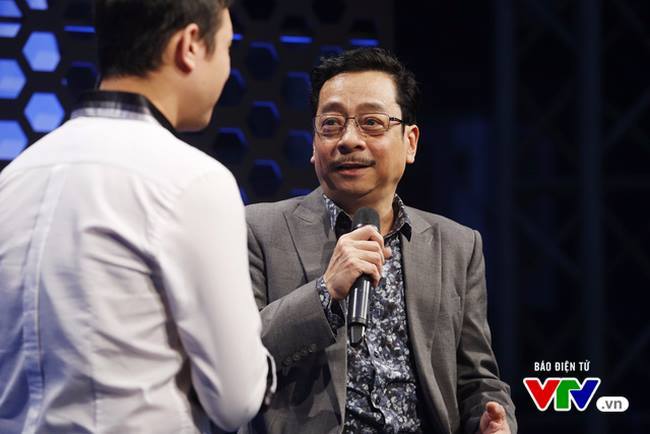 NSND Hoàng Dũng khoe giọng hát quá ngọt ngào