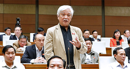 ĐB lo lắng TP.HCM từ sầm uất thành... trầm uất