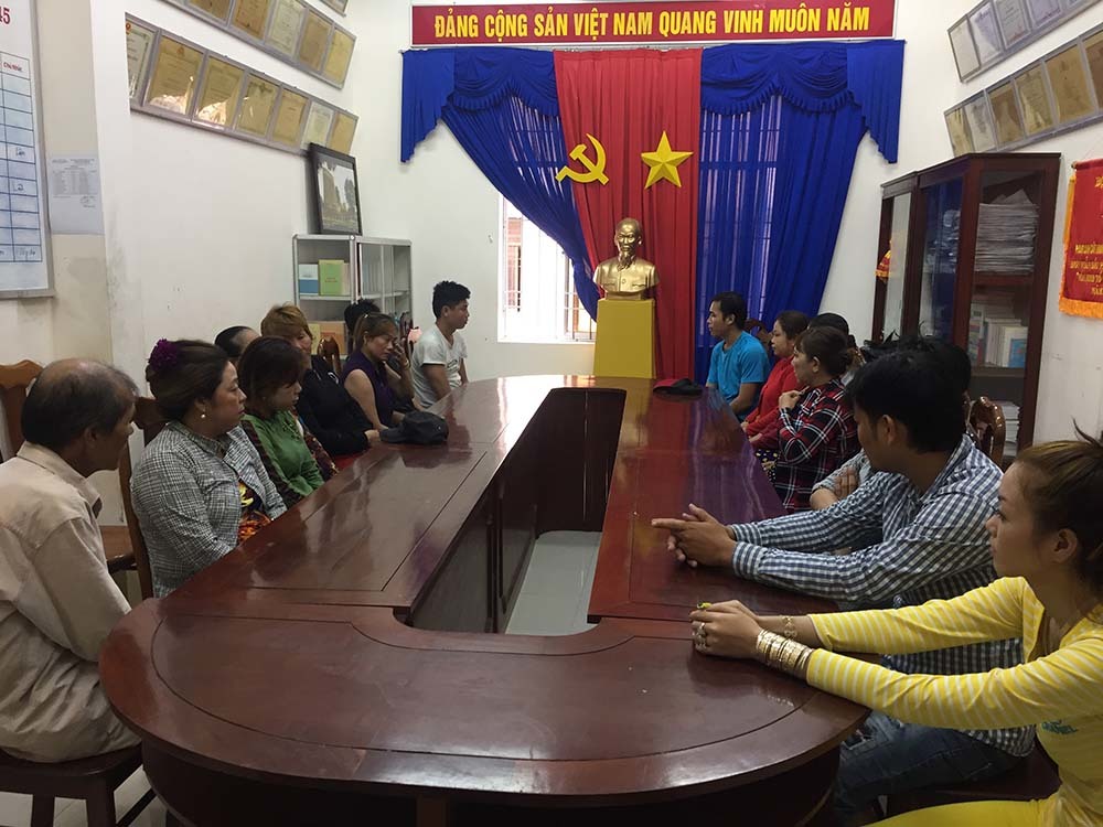 Phá sòng bạc 'quý bà' trong biệt thự ở miền Tây