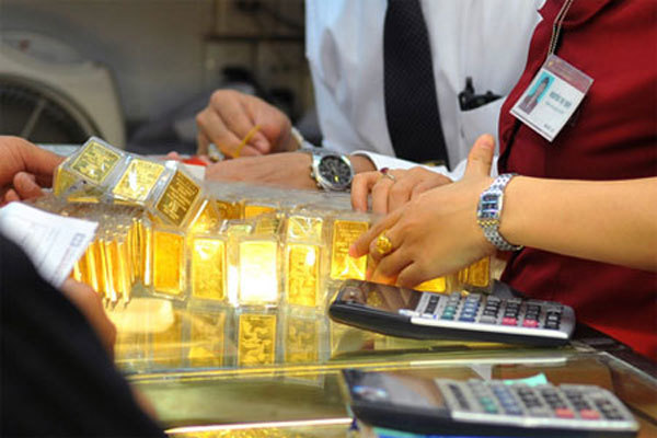 Giá vàng hôm nay 21/11: Bất ổn USD - Euro, vàng chao đảo