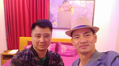Xuân Bắc, Tự Long hoảng hồn vì phòng có ảnh nhạy cảm