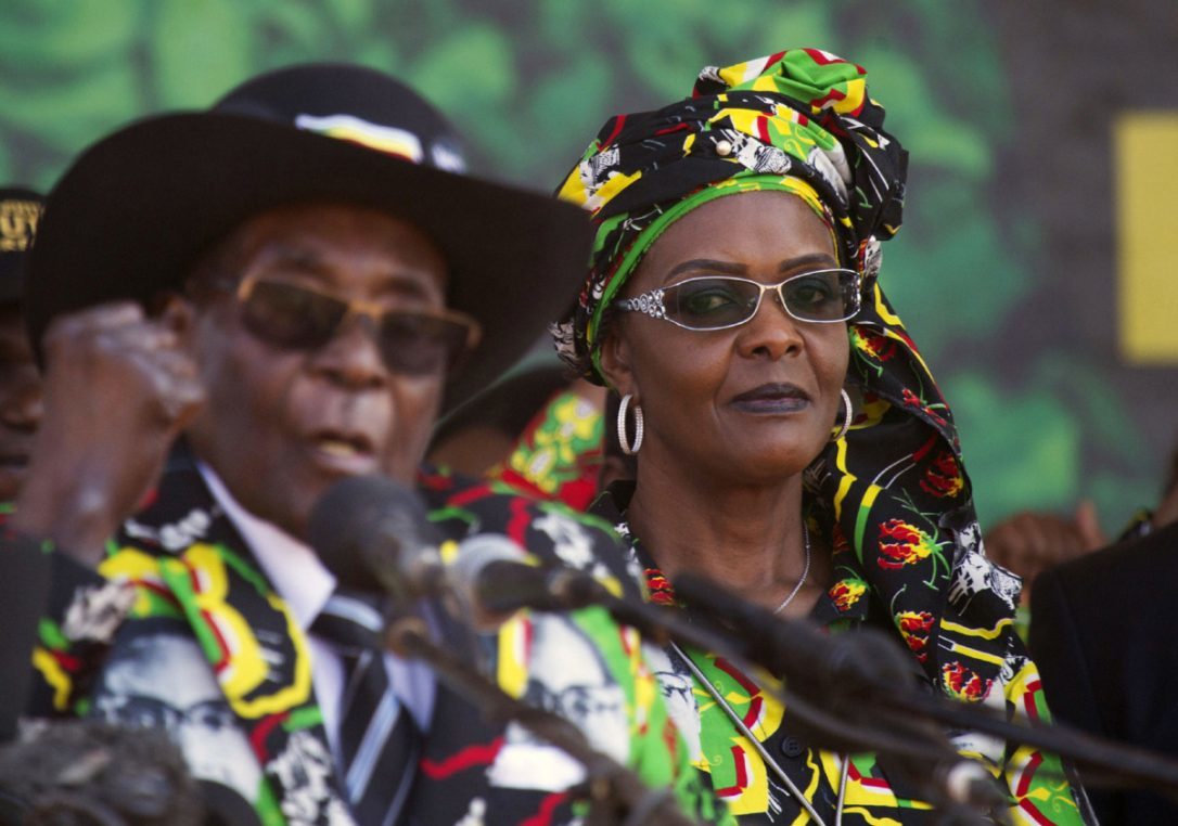 Tổng thống lùi bước, nhưng Zimbabwe có ‘tránh vỏ dưa gặp vỏ dừa’?