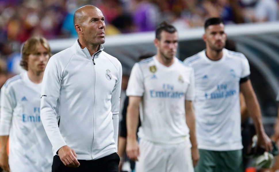 MU gia hạn Young, Zidane