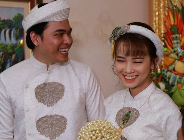 Cô gái xinh đẹp tung ảnh lễ ăn hỏi sau khi bị bạn trai phản bội