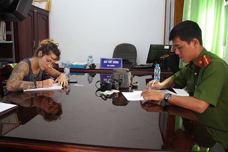 Nữ du khách Pháp bị trộm túi xách khi tham quan miền Tây