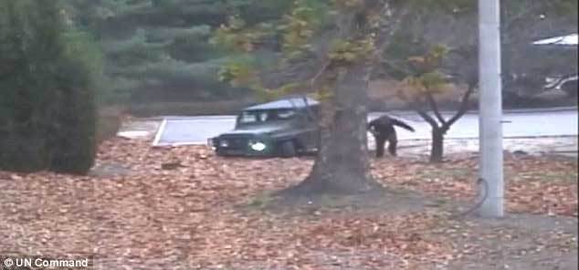 Công bố video lính Triều Tiên vượt biên bị bắn