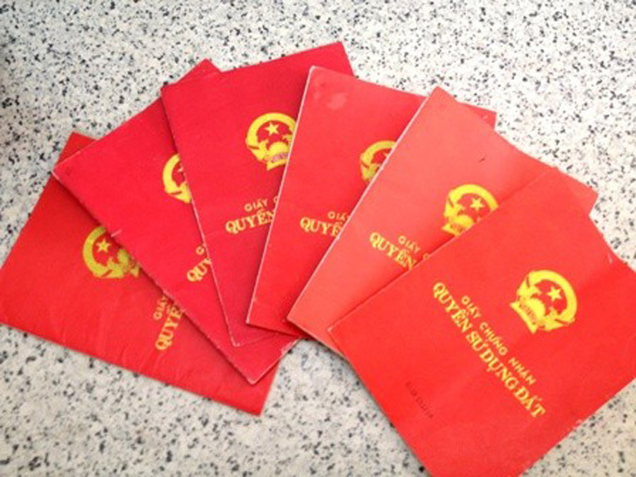 Sổ đỏ ghi tên cả gia đình: Bố bán nhà phải hỏi ý con?