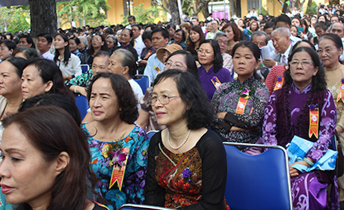 Giám sát lương, thưởng Tết Nguyên đán cho giáo viên