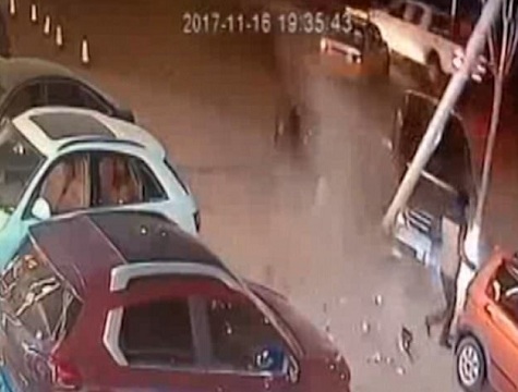 Người đàn ông thoát chết hai lần trong tích tắc