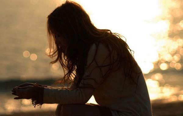 Vợ hoảng hốt bởi lời thú nhận trắng trợn của chồng đêm tân hôn