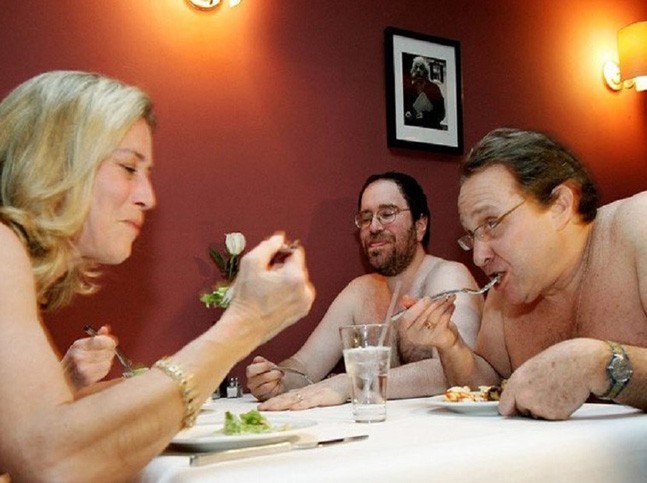 Nhà hàng khỏa thân ở Paris