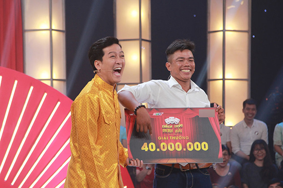 Tuổi thơ mất mẹ, sống trong nghĩa trang của chàng xe ôm thi hài