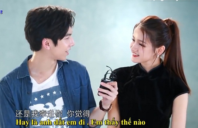 Cô gái xinh đẹp khiến các khách mời đứng ngồi không yên