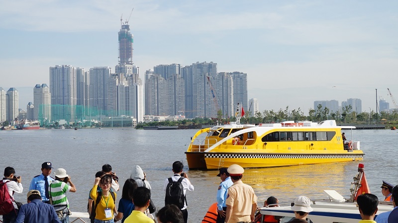 Buýt sông đầu tiên ở Sài Gòn chính thức khai trương