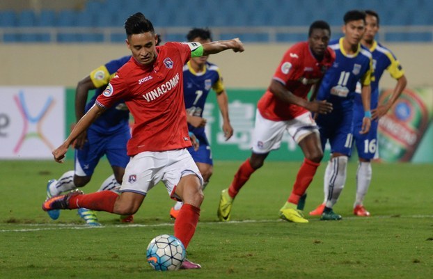 Công Vinh bắt hụt công thần bóng đá vùng mỏ