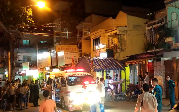 Bảo vệ dân phố vung dao lam sát hại bé 6 tuổi giữa phố