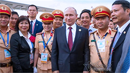Gặp sĩ quan liên lạc số 1 tháp tùng Tổng thống Putin dự APEC