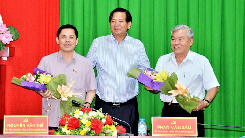 Bàn giao nhiệm vụ Bí thư Tỉnh ủy Sóc Trăng