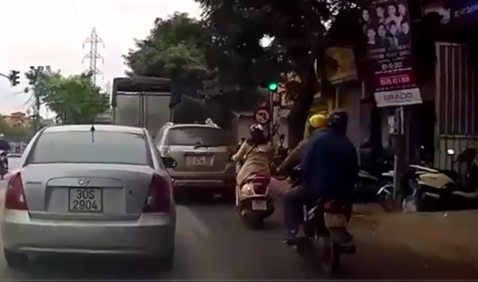 Bật xi-nhan để xin đường hay