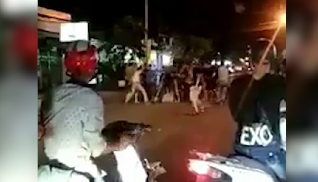 Hai băng nhóm đâm chém kinh hoàng trên phố, 4 người bị thương