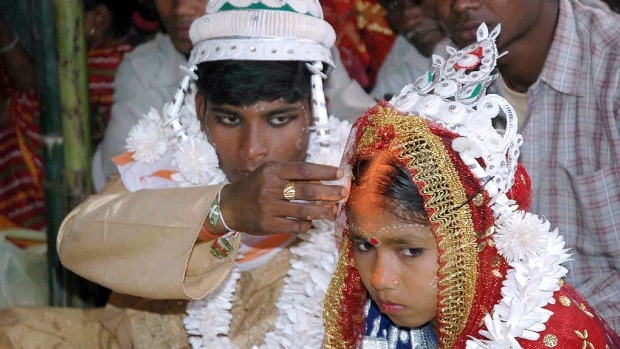 Bị bán lấy tiền, cuộc sống bi thảm của các cô dâu nhỏ Ấn Độ