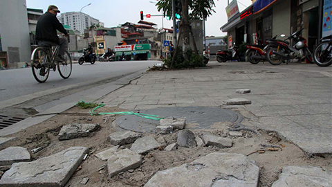 Chủ tịch HN: Làm rõ đá lát vỉa hè ‘bền vững 70 năm’ vỡ nát