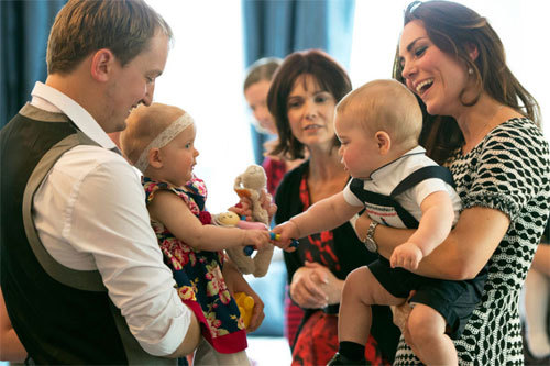 Hoàng Gia Anh dạy con kỹ năng sống thế nào (Phần 1)