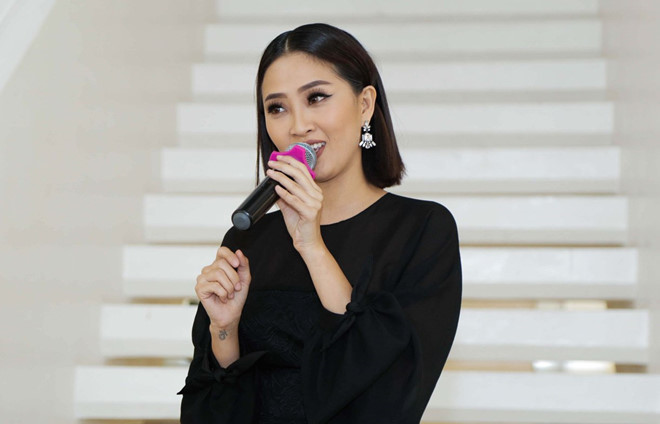 MC Liêu Hà Trinh ra mắt sách 'Nợ nhau lời tạm biệt'