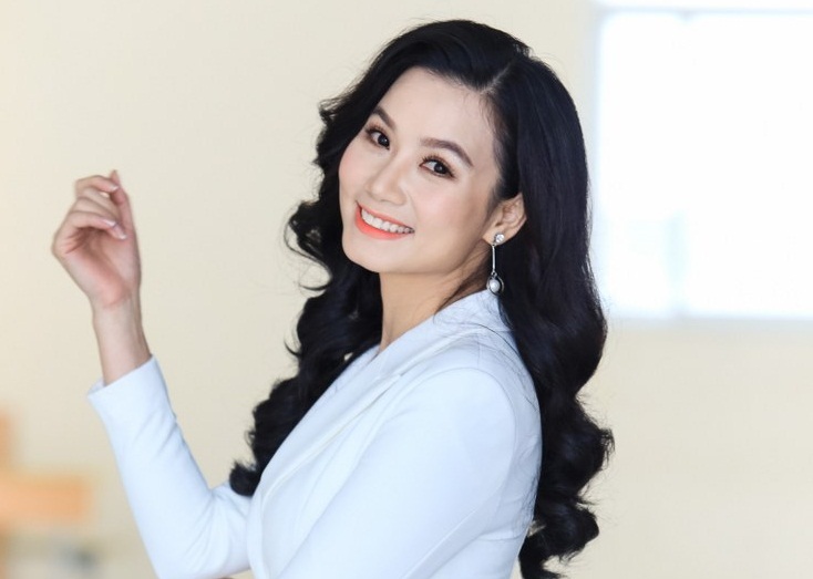 Lương Giang diện đầm trắng tinh khôi tại sự kiện