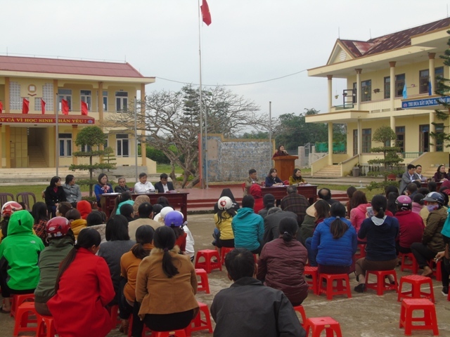 Bị kỷ luật vì lạm thu vẫn được điều chuyển làm hiệu trưởng