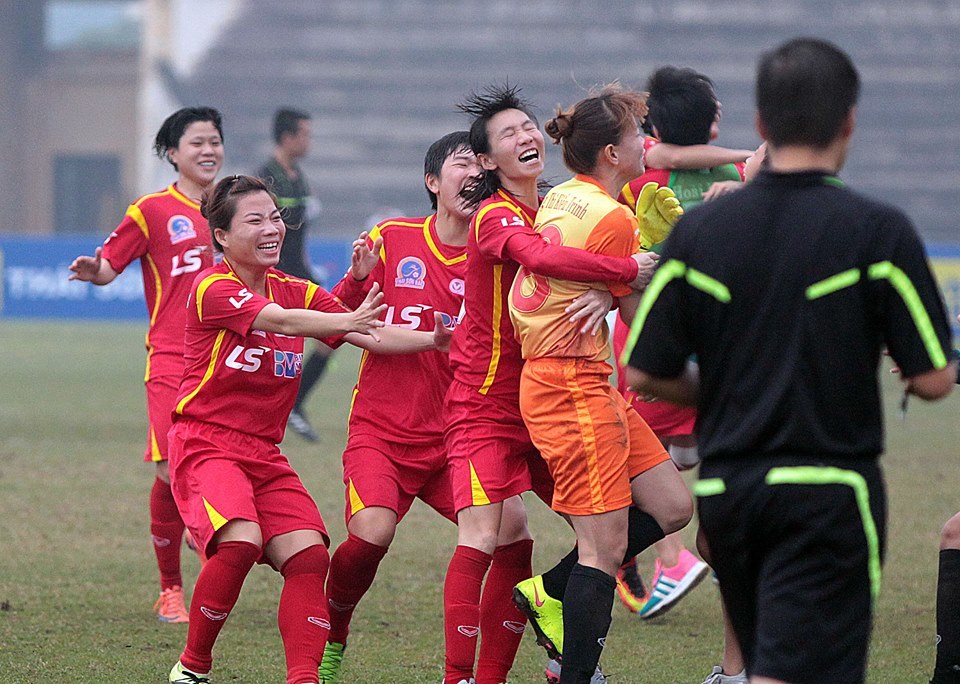 Thắng “đấu súng”, TPHCM 1 và Hà Nam vào chung kết