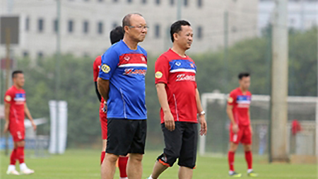 HLV Park Hang Seo gọi ồ ạt U23 Việt Nam: Mất giá vì... hàng gửi?