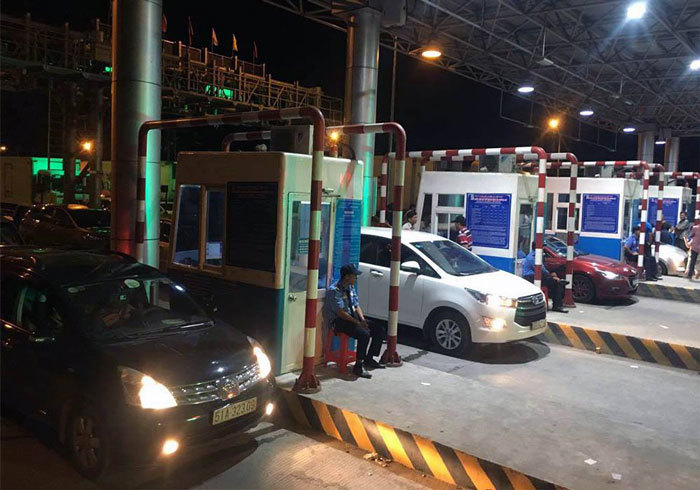 Tài xế đòi tiền thừa 100 đồng, BOT Cai Lậy xả trạm