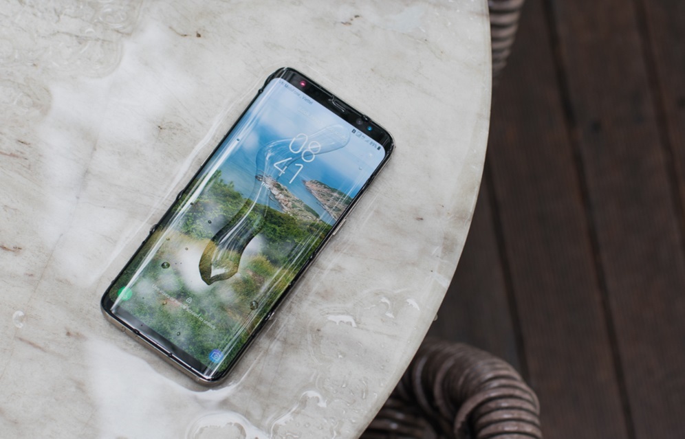 Smartphone cao cấp chi phối xu hướng mua sắm cuối năm 2017