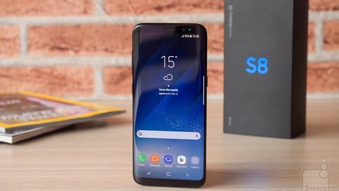 Samsung bác tin đồn phát hành Galaxy S8 phiên bản Microsoft