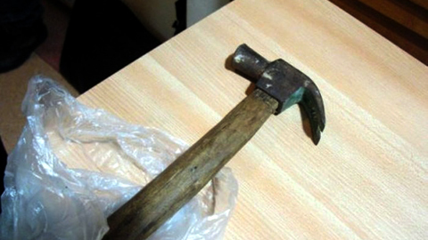 Đánh chết bố đẻ vì bị chê rửa bát bẩn