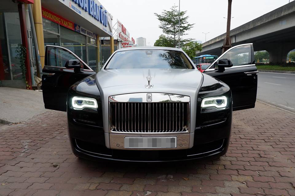 Đại gia ký gửi Rolls Royce vỉa hè, mua Toyota Vios 1,6 tỷ