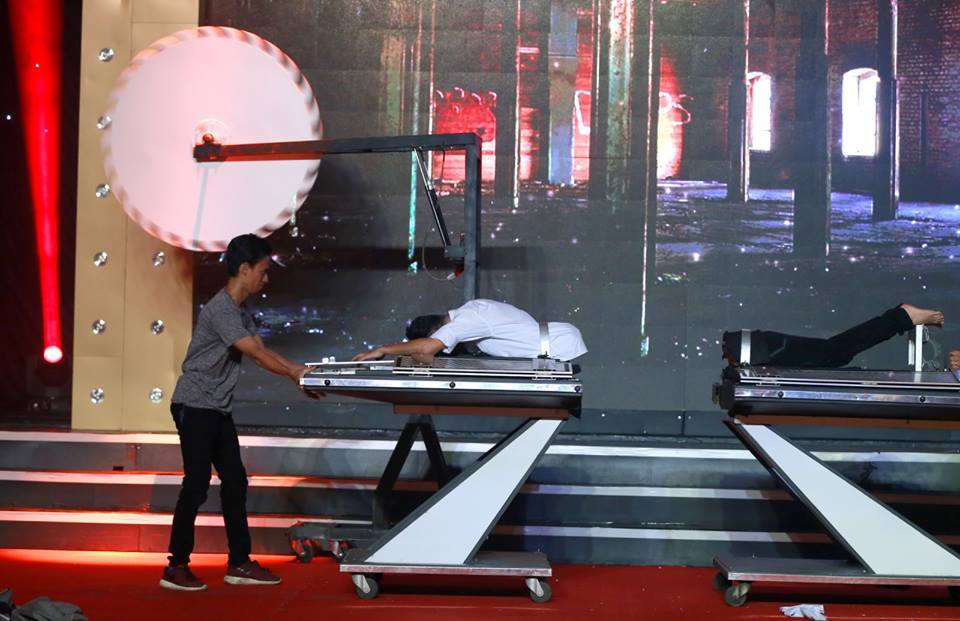 Tiết mục trình diễn hồi hộp của anh chàng 17 tuổi