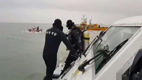 Đâm tàu ở Hàn Quốc, 13 người thiệt mạng