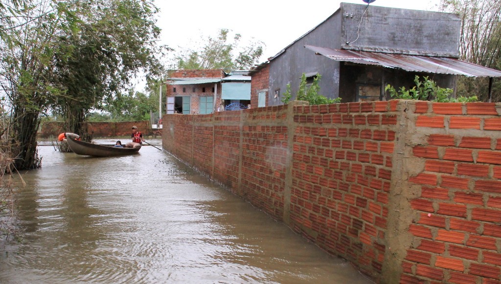 7 hồ chứa dồn dập xả lũ, hàng nghìn hộ dân ngập sâu