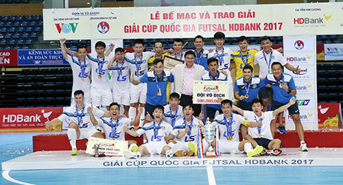 Thái Sơn Nam bảo vệ thành công ngôi vương
