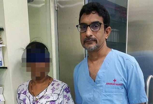 15 năm sau khi nạo thai, sốc vì bào thai vẫn còn nguyên trong bụng mẹ, hóa đá