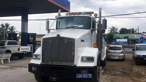 Xe cẩu nhập từ Mỹ xuất hiện tại BOT Cai Lậy